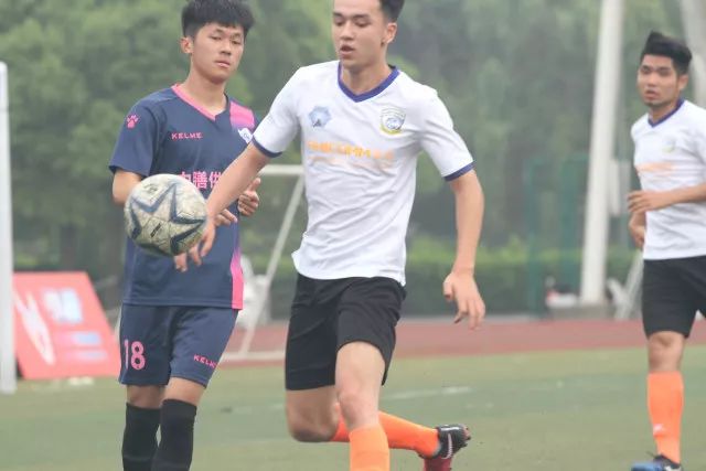 DeepSeek全球服务故障与新账号同日现身